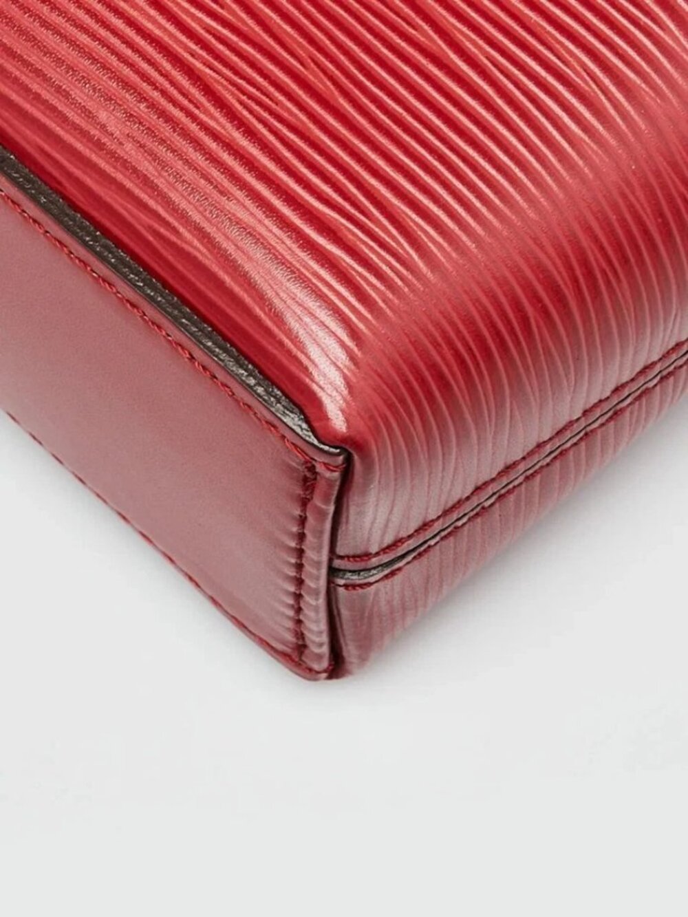 Louis Vuitton Rouge Epi Leather Porte-Documents Jour Bag View 4